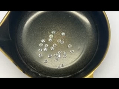 Свободной диаманты выросли лабораторией, который